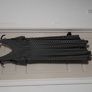 💥2/$8 LB Black and White striped A line dress